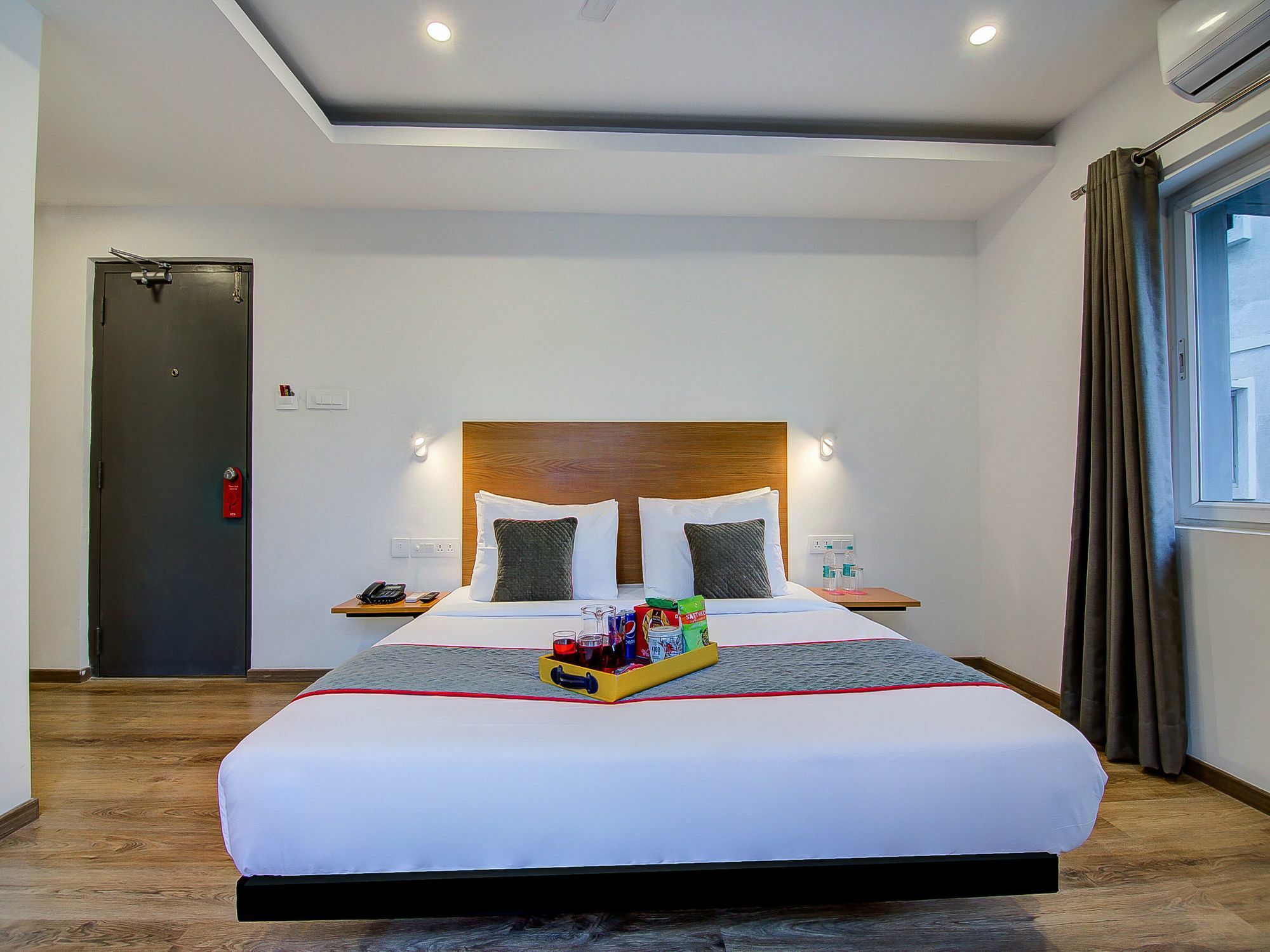 Oyo Townhouse 034 -Halcyon Hitech City Road Χιντεραμπάντ Εξωτερικό φωτογραφία