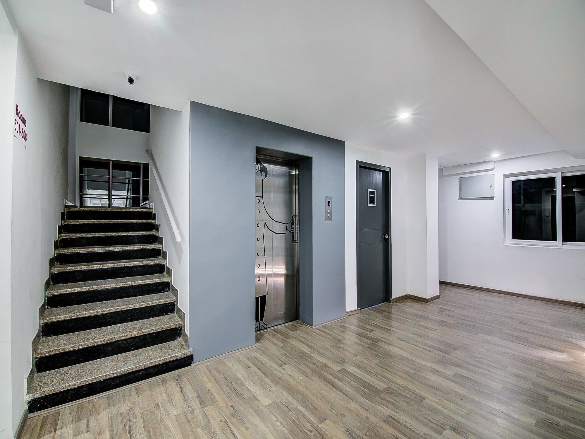 Oyo Townhouse 034 -Halcyon Hitech City Road Χιντεραμπάντ Εξωτερικό φωτογραφία