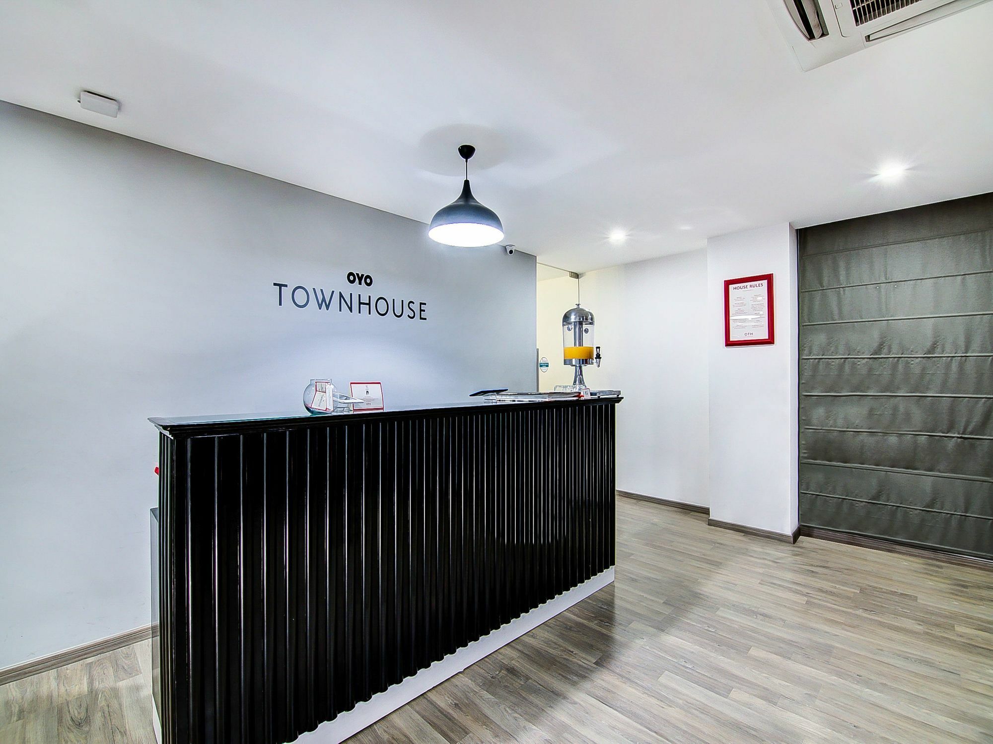 Oyo Townhouse 034 -Halcyon Hitech City Road Χιντεραμπάντ Εξωτερικό φωτογραφία