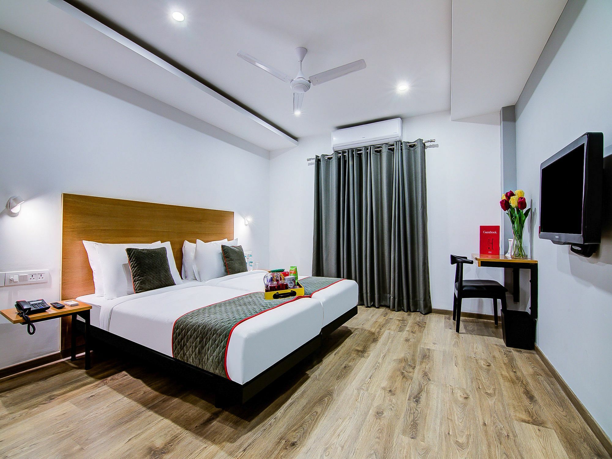 Oyo Townhouse 034 -Halcyon Hitech City Road Χιντεραμπάντ Εξωτερικό φωτογραφία